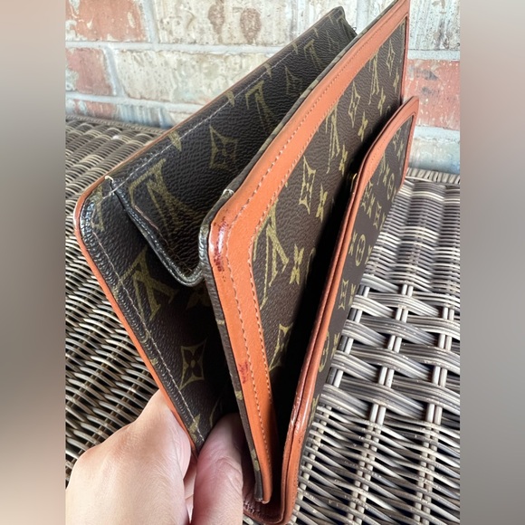 Authentic Louis Vuitton Monogram Dame Clutch GM - Picture 11 of 17